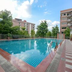 The Route Sriracha Hotel and Residence бассейн фото 3