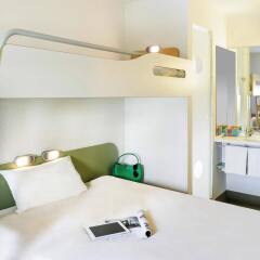 Отель ibis budget Brugge Centrum Station комната для гостей фото 2