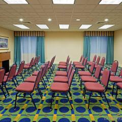 Holiday Inn Express Hotel & Suites Reading