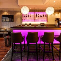 Отель Leonardo Hotel Nürnberg Германия, Нюрнберг - 5 отзывов об отеле, цены и фото номеров - забронировать отель Leonardo Hotel Nürnberg онлайн гостиничный бар