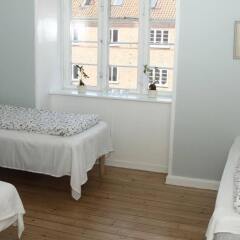Отель Valmuevej Apartment Дания, Копенгаген - отзывы, цены и фото номеров - забронировать отель Valmuevej Apartment онлайн комната для гостей фото 2