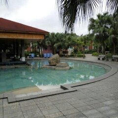 Отель Golden Shuitai Hot Spring бассейн