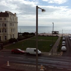 Отель Smart Sea View Brighton Великобритания, Хов - отзывы, цены и фото номеров - забронировать отель Smart Sea View Brighton онлайн пляж