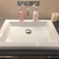 Отель Trafalgar Luxury Suites спа