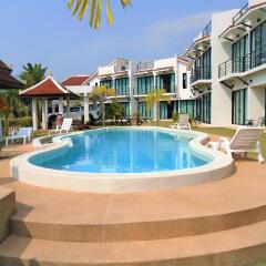 Отель Sunrise Villa Resort бассейн