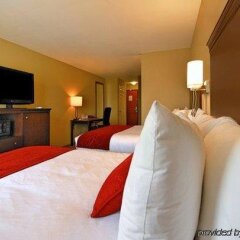 Отель Comfort Suites Sarasota - Siesta Key сейф в номере