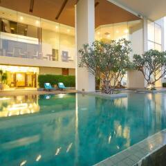 Отель Jasmine Resort Бангкок бассейн