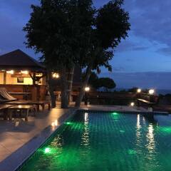Отель Baan Puteri Resort Lanta Ланта бассейн