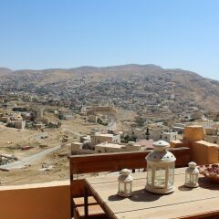 Отель Petra Bed & Breakfast Иордания, Вади-Муса - отзывы, цены и фото номеров - забронировать отель Petra Bed & Breakfast онлайн балкон