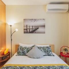 Отель GMApartments 3 rooms at Patriarshie Ponds Москва комната для гостей фото 2