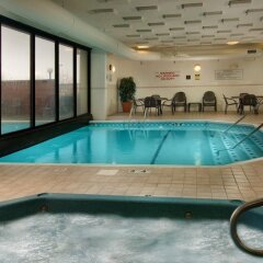 Отель Drury Inn & Suites Atlanta Morrow бассейн