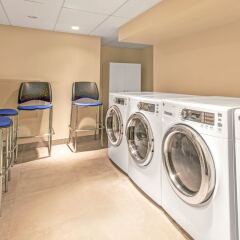 Отель The Wyndham Midtown 45