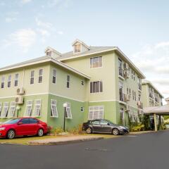 Апартаменты New Kingston Central Guest Apartment парковка