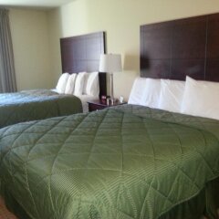 Отель Cobblestone Inn & Suites - Bloomfield комната для гостей