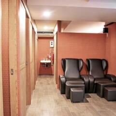 J&Y Hotel Бангкок развлечения