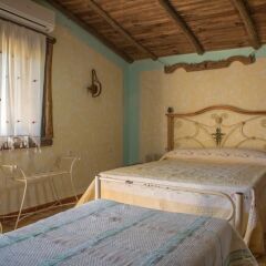 Отель Albergue La Jarilla сейф в номере
