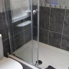 Отель Charlotte Guest House Лондон ванная