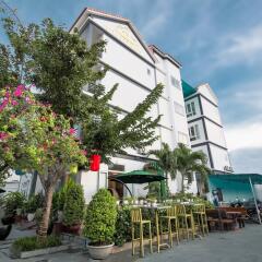 Prince Hotel