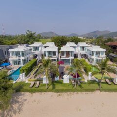 Отель X2 Hua Hin LeBayburi Pranburi Villa пляж