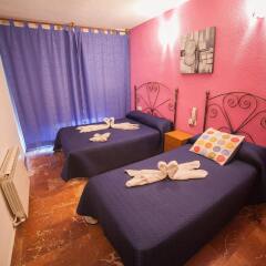 Отель Hostal Nevot комната для гостей фото 5
