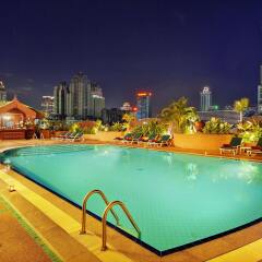 Отель Ramada D'MA Bangkok бассейн фото 3