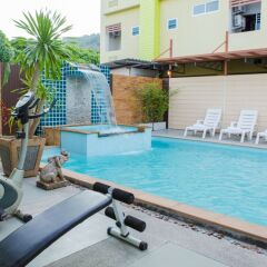 Bypass Hotel Phuket фитнесс-зал