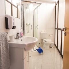 Отель Central Guest House Понта-Делгада ванная