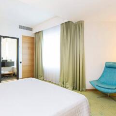 Отель Courtyard by Marriott Stockholm Kungsholmen Швеция, Стокгольм - 5 отзывов об отеле, цены и фото номеров - забронировать отель Courtyard by Marriott Stockholm Kungsholmen онлайн комната для гостей фото 2