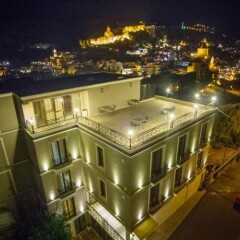 Отель KMM B вид на фасад фото 2