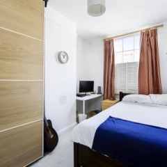 Отель 2 Bedroom House With Garden in Battersea комната для гостей фото 3