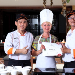 Отель La Flora Resort Patong Пхукет гостиничный бар