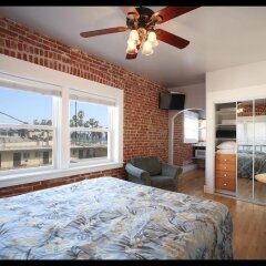 Отель Venice Beach Suites & Hotel США, Лос-Анджелес - отзывы, цены и фото номеров - забронировать отель Venice Beach Suites & Hotel онлайн комната для гостей фото 5