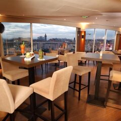 Отель Hôtel Aston La Scala гостиничный бар