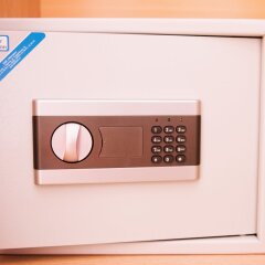 Отель Меблированные комнаты Золотой Колос Москва сейф в номере