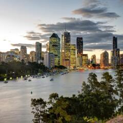 Отель Base Backpackers Brisbane Uptown - Hostel Австралия, Брисбен - отзывы, цены и фото номеров - забронировать отель Base Backpackers Brisbane Uptown - Hostel онлайн бассейн
