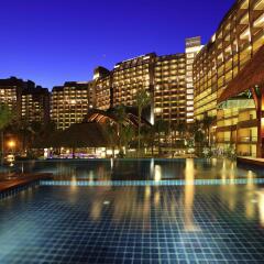 Отель Pullman Oceanview Sanya Bay Resort & Spa бассейн