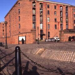 Отель Holiday Inn Express Liverpool-Albert Dock Великобритания, Ливерпуль - отзывы, цены и фото номеров - забронировать отель Holiday Inn Express Liverpool-Albert Dock онлайн спортивное сооружение