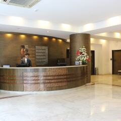 The Hans Hotel New Delhi интерьер отеля