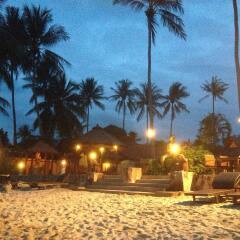 Отель Kanok Buri Resort & Spa пляж