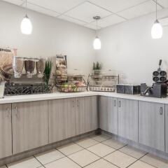 Отель Microtel Inn & Suites Modesto питание