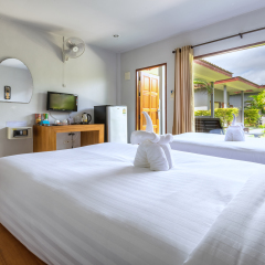 Отель Again at Naiharn Beach Resort комната для гостей