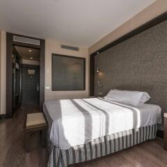 Hotel Mercader комната для гостей