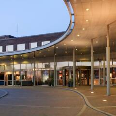 Отель Hilton Helsinki Kalastajatorppa вид на фасад