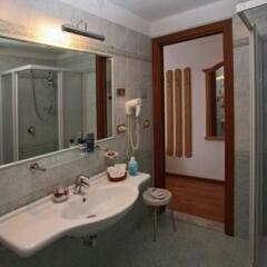 Hotel Posta Форни-ди-Сопра ванная
