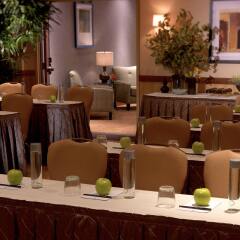 Отель Embassy Suites Fort Worth - Downtown