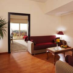 Golden 5 Sapphire Suites Hotel комната для гостей фото 3