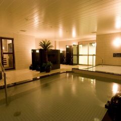 Отель Dormy Inn Nagasaki Hot Spring Нагасаки бассейн