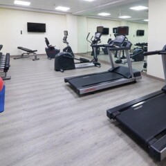 Отель Holiday Inn Hotel & Suites Centro Historico Мексика, Гвадалахара - отзывы, цены и фото номеров - забронировать отель Holiday Inn Hotel & Suites Centro Historico онлайн фитнесс-зал фото 2
