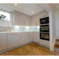Отель Terraced Kemptown House With a Balcony by the sea в номере