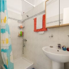 Отель House With 2 Bedrooms in Neos Marmaras, With Wonderful sea View, Enclo ванная